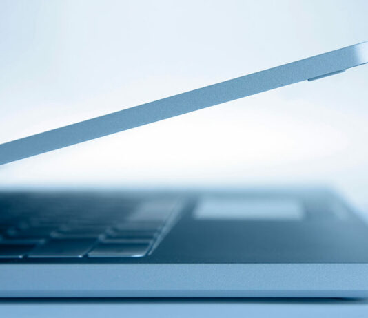 Mark Zuckerberg défend l’avenir de Facebook dans un contexte de mutation technologique