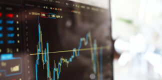 Les marchés financiers sous tension : volatilité accrue et incertitudes monétaires